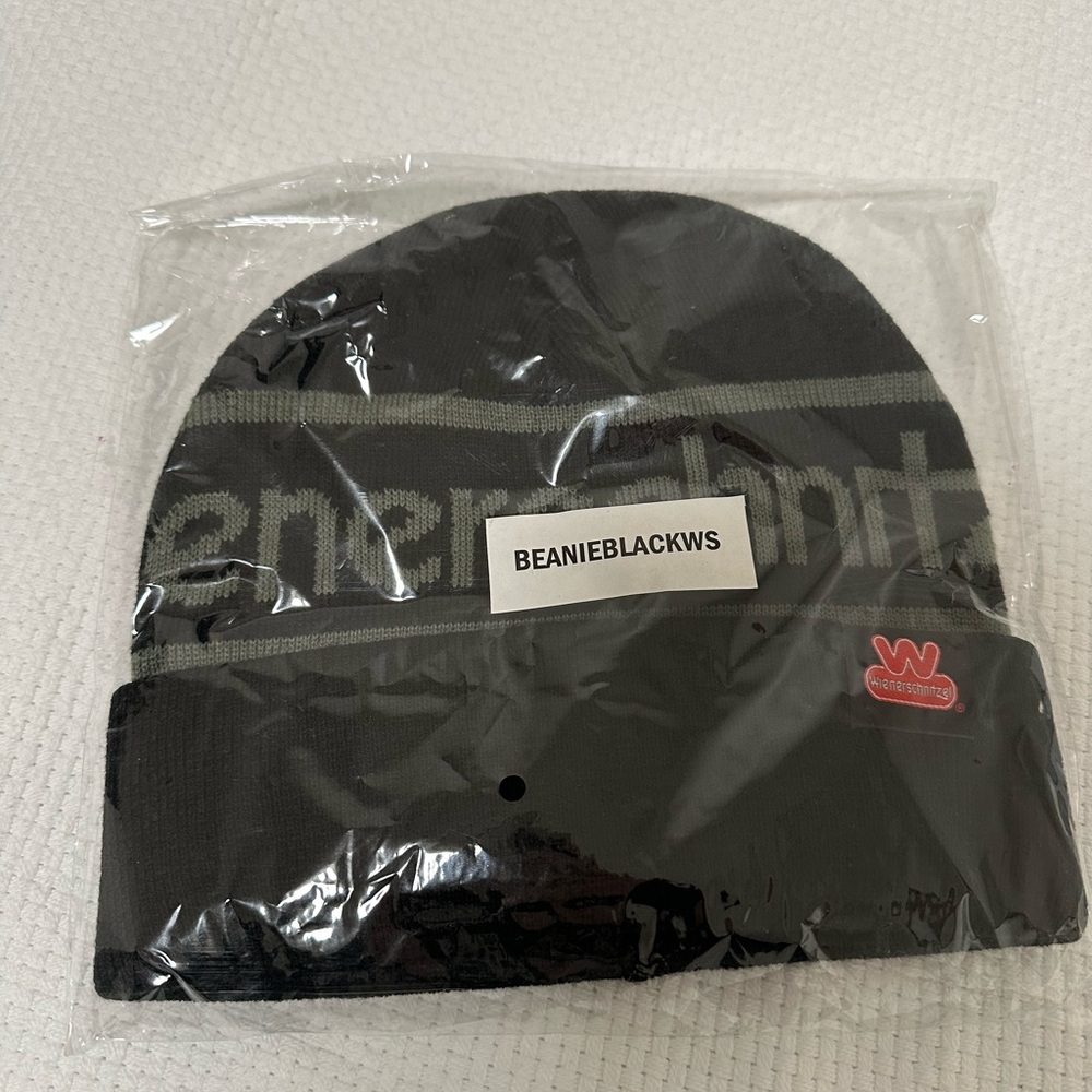 Wienerschnitzel merch Beanie
